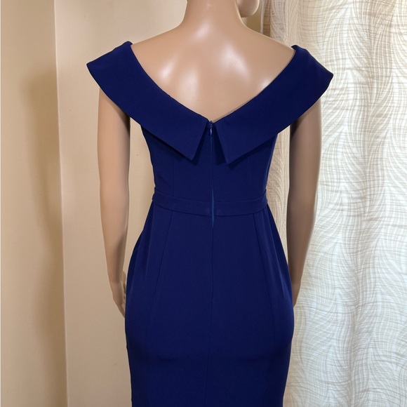 Elegant Off-Shoulder Navy Blue Evening Gown - Picture 4 of 6